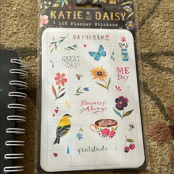 Floral 2026 Planner with Stickers - Picture 3 of 4